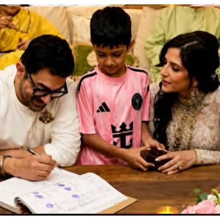 ২৫৬ ঘণ্টায় ১৩১ কারিগরের তৈরি উপহার গৌরীকে দিলেন আমির