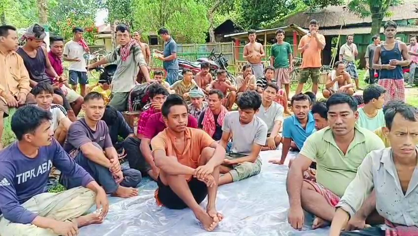 ফটিক জমাতিয়ার বদলির প্রতিবাদে পশ্চিম লুধুয়া টিএফডিপিসি রাবার বাগানে শ্রমিক বিক্ষোভ, 