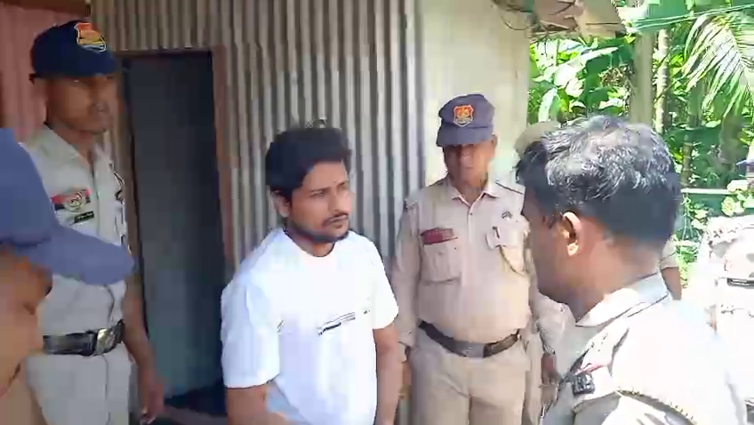 খোয়াইয়ে ৪৫ বোতল ফেনসিডিল  সহ আটক ১ 