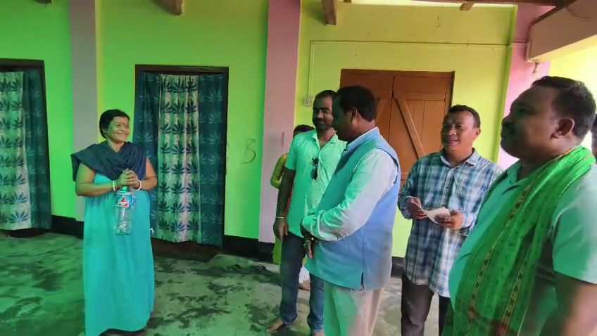 ৮ গঙ্গানগর গন্ডাছড়া নির্বাচনী কেন্দ্রর বিজেপি মনোনীত প্রার্থী ভূমিকা নন্দ রিয়াং-এর সমর্থনে চলছে জোড় নির্বাচনী প্রচার।