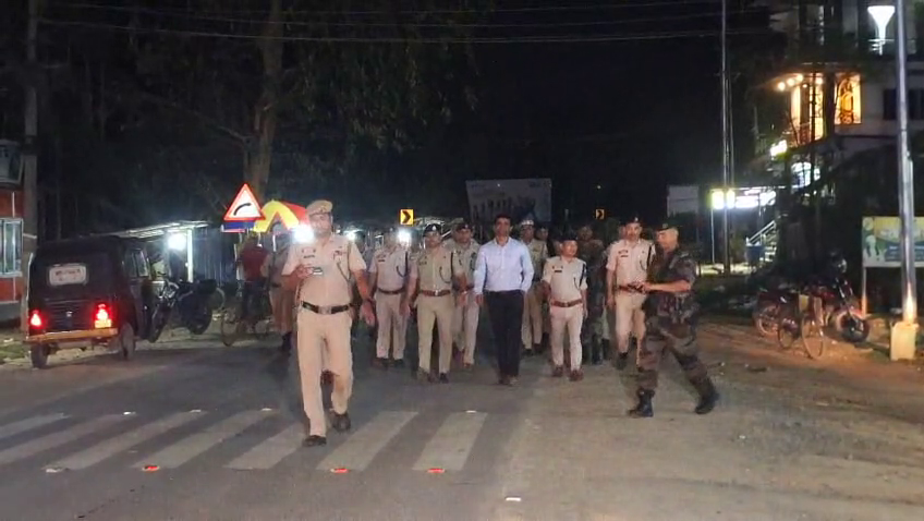 ধলাইয়ে জেলাশাসক ও পুলিশ সুপারের নেতৃত্বে বিশাল পুলিশি মহড়া