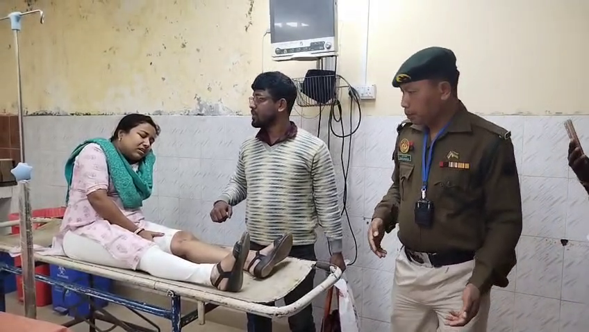 ইলেকট্রিক অটো উল্টে আহত ১ 