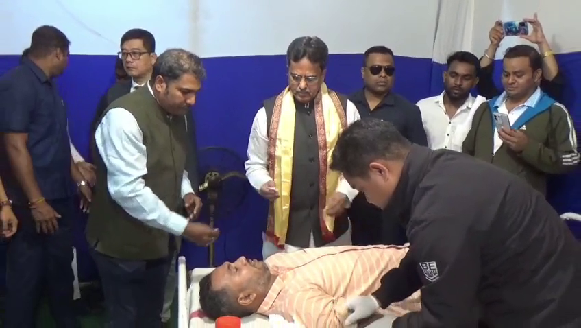 এম এল প্লাজার উদ্যোগে  রক্তদান শিবিরে  মুখ্যমন্ত্রী