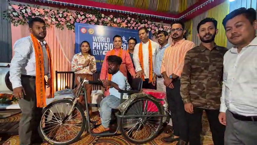 ইন্ডিয়ান অ্যাসোসিয়েশন অফ ফিজিওথেরাপিস্ট এর রাজ্য শাখার অনুষ্ঠানে মন্ত্রী টিংকু রায়